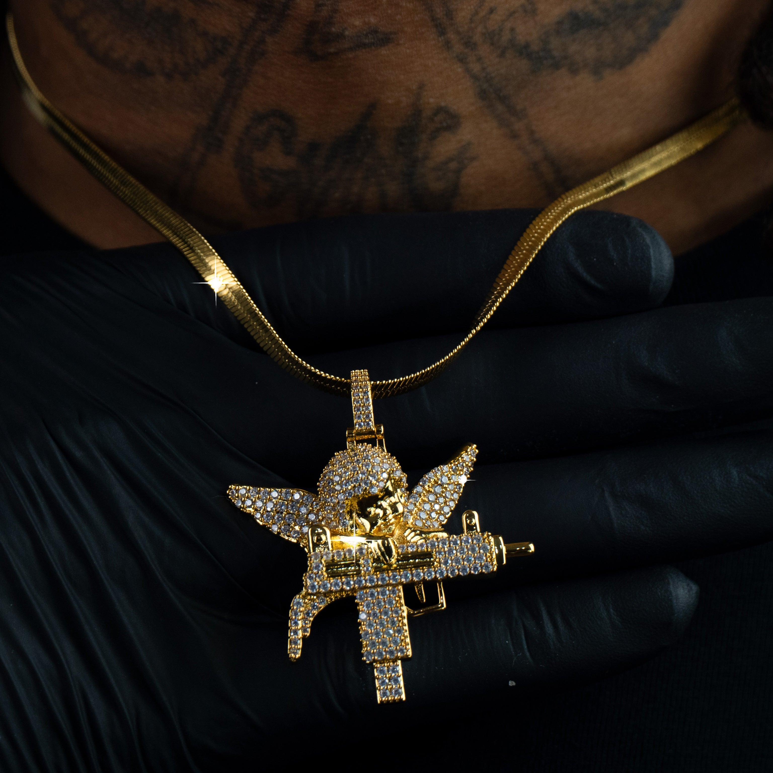 Colgante Uzi Angel Oro 18K