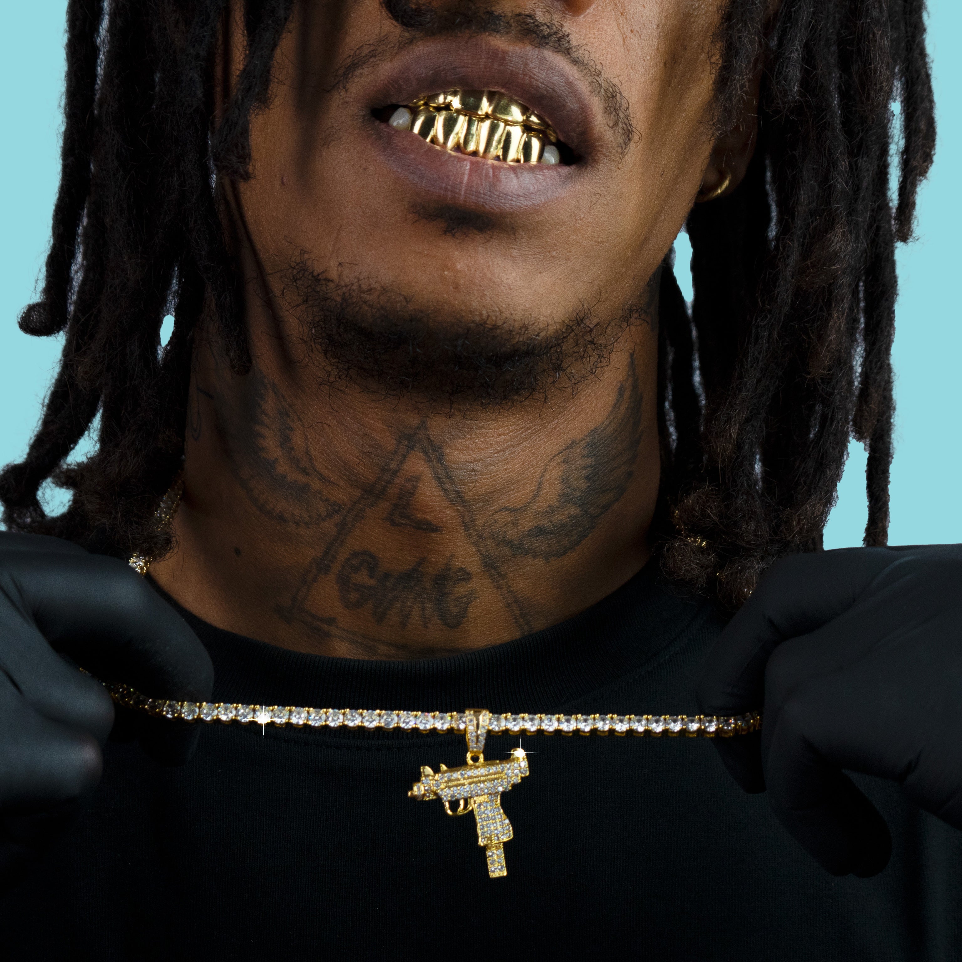 Colgante Uzi Oro 18K