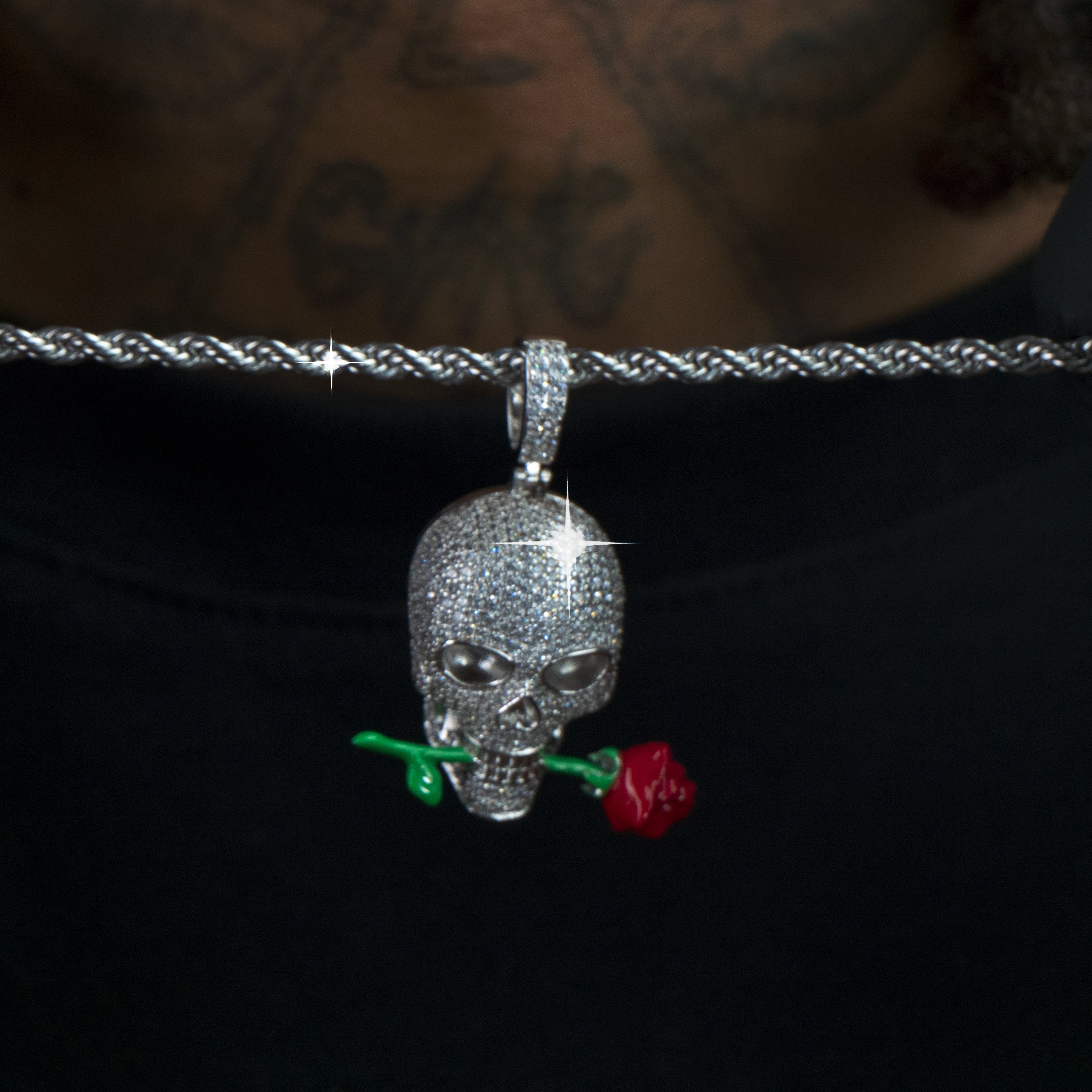 Luminous Rose Skull Pendant in White Gold