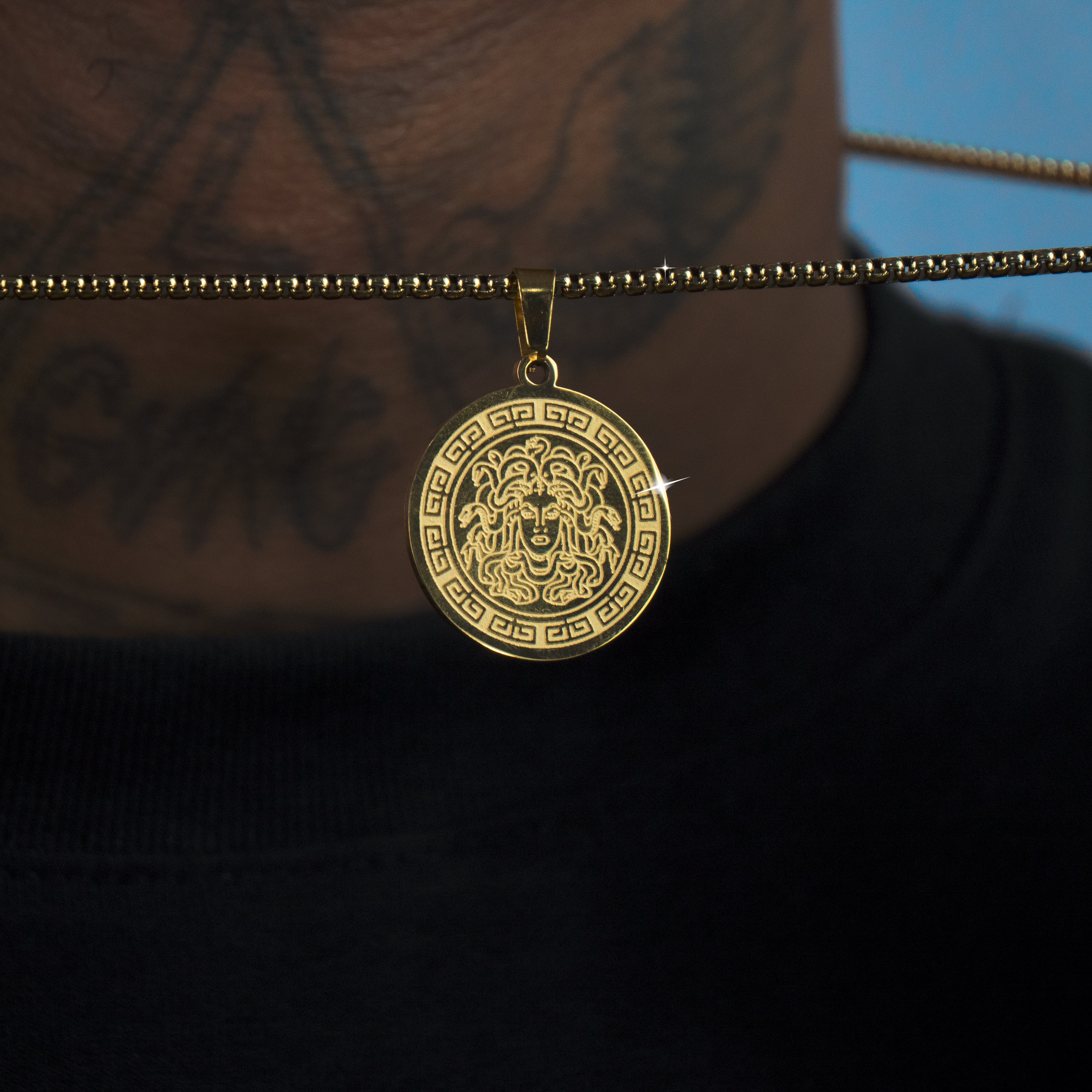 Colgante Medusa Prestigio Oro 18K