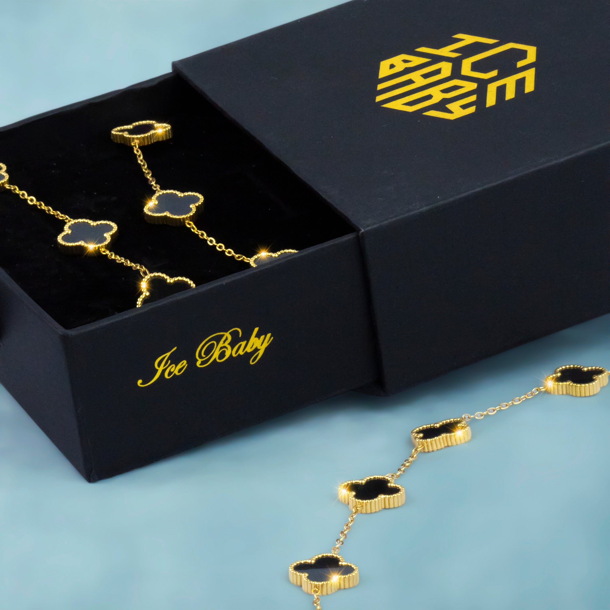 Cadena Tréboles Black Gold Oro 18K