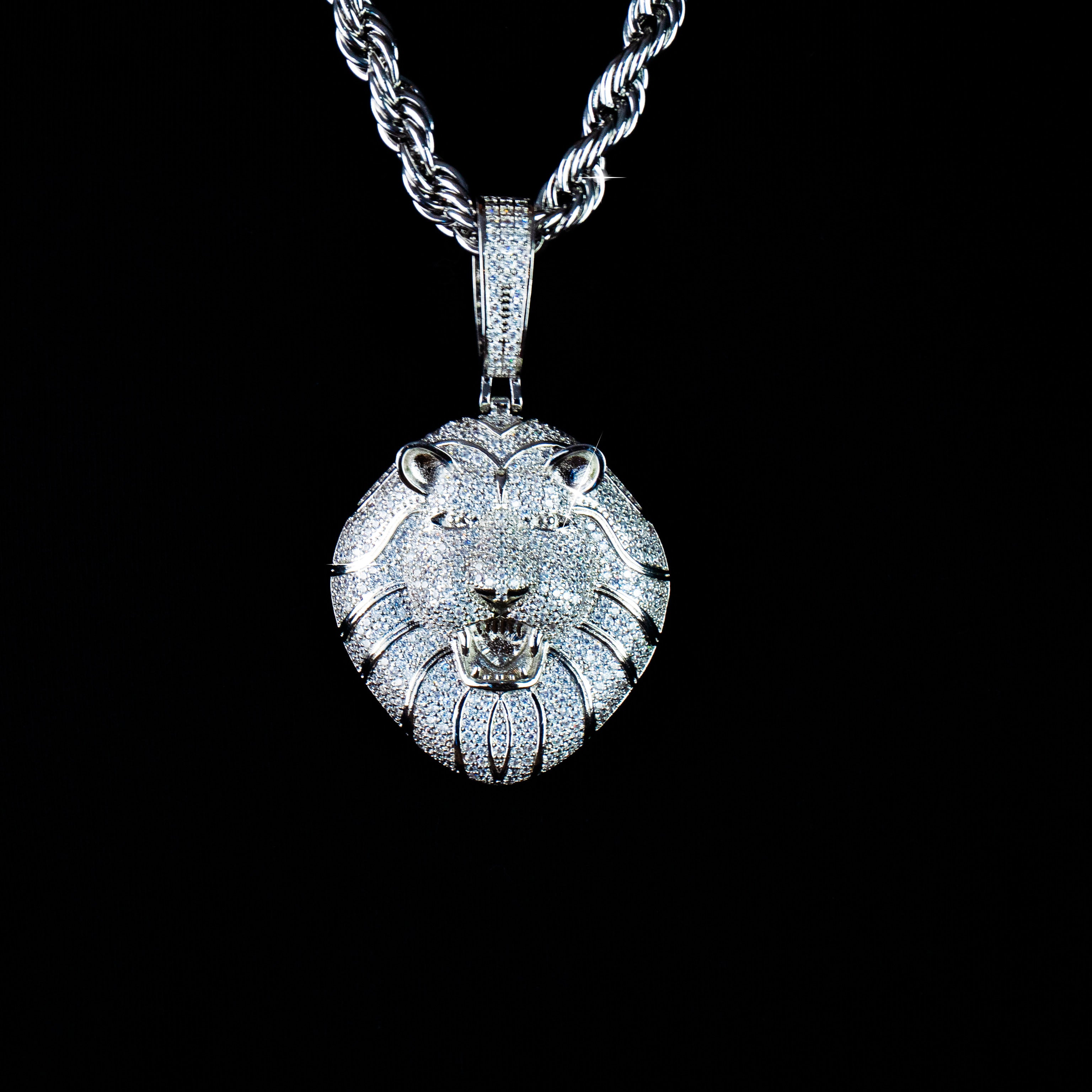 Colgante León Oro Blanco