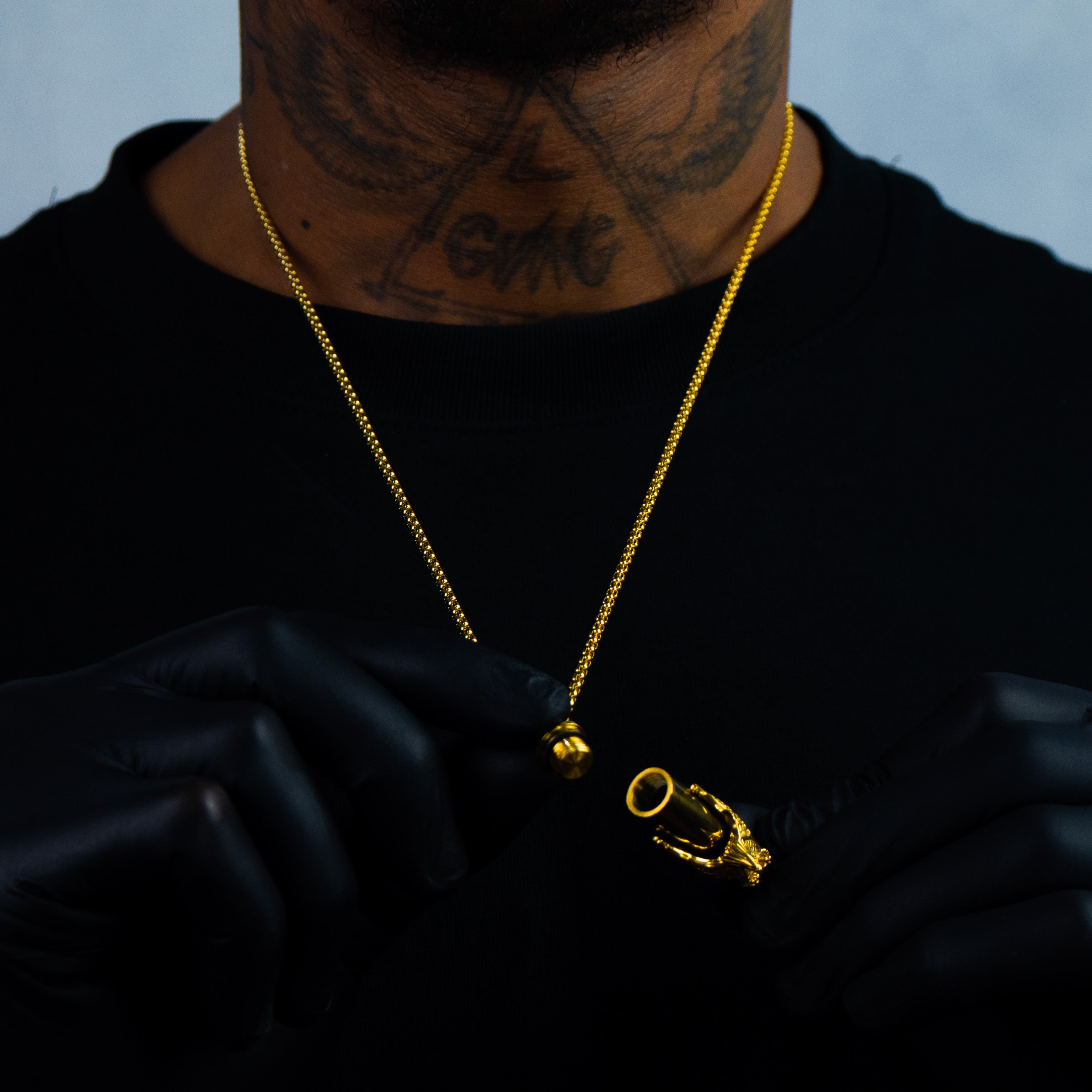 Colgante Bala con Águila Oro 18K