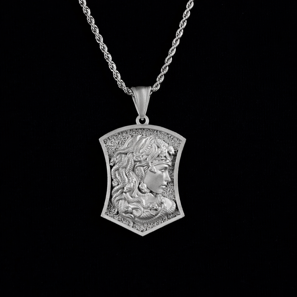 Colgante Escudo Medusa Oro Blanco