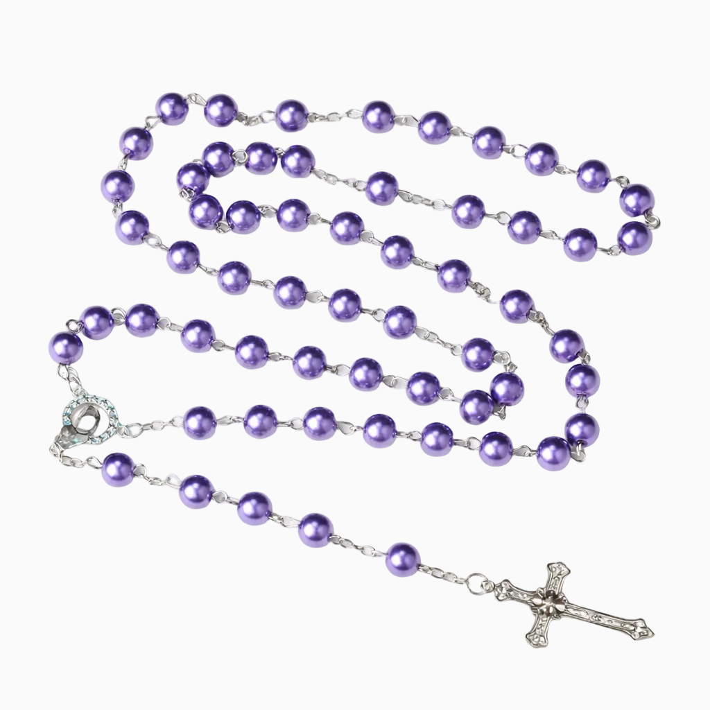 Rosario de Perlas Moradas con Crucifijo Plateado