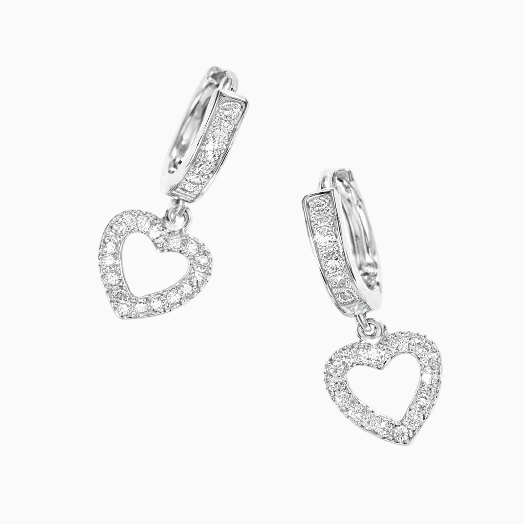 Pendientes Plateados con Corazón Colgante y Brillo