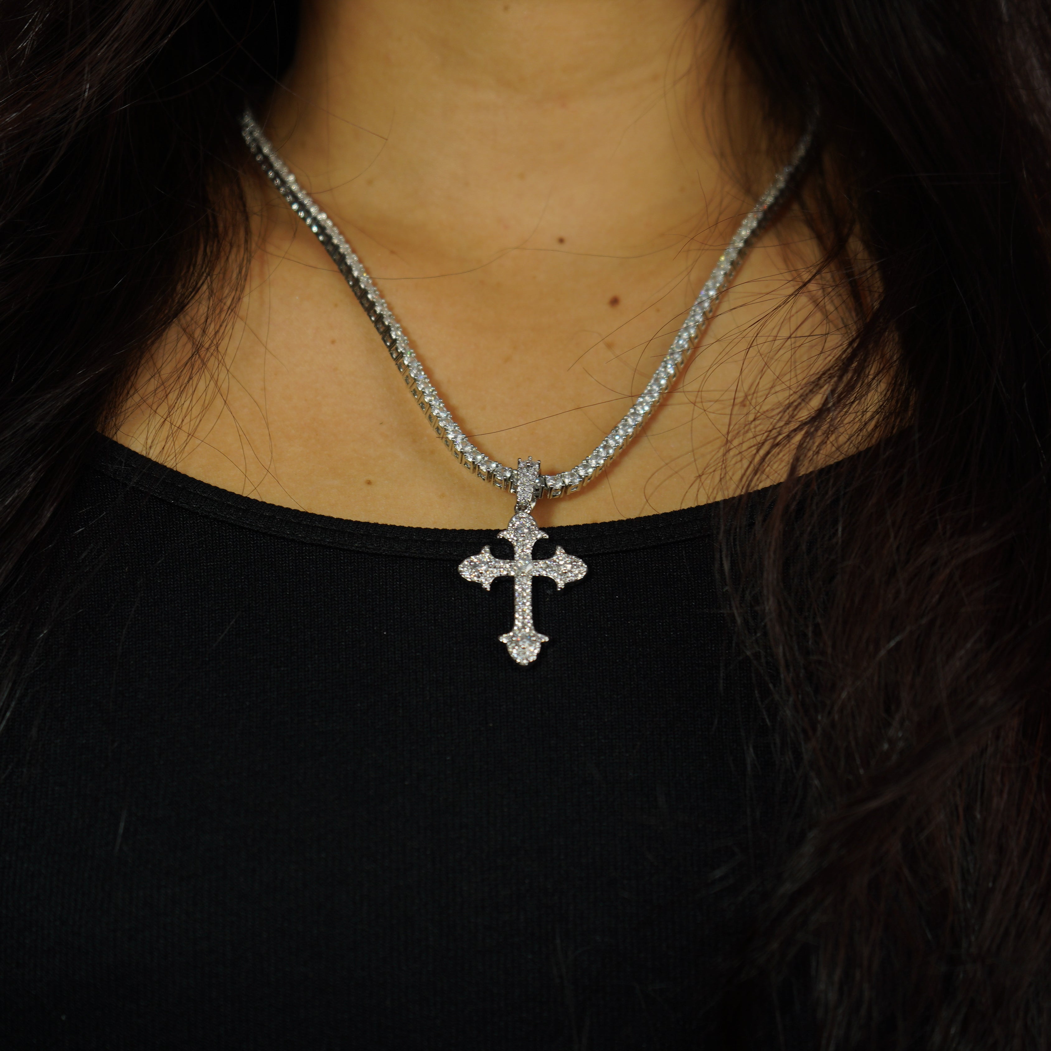 Colgante Cruz Gótica Oro Blanco