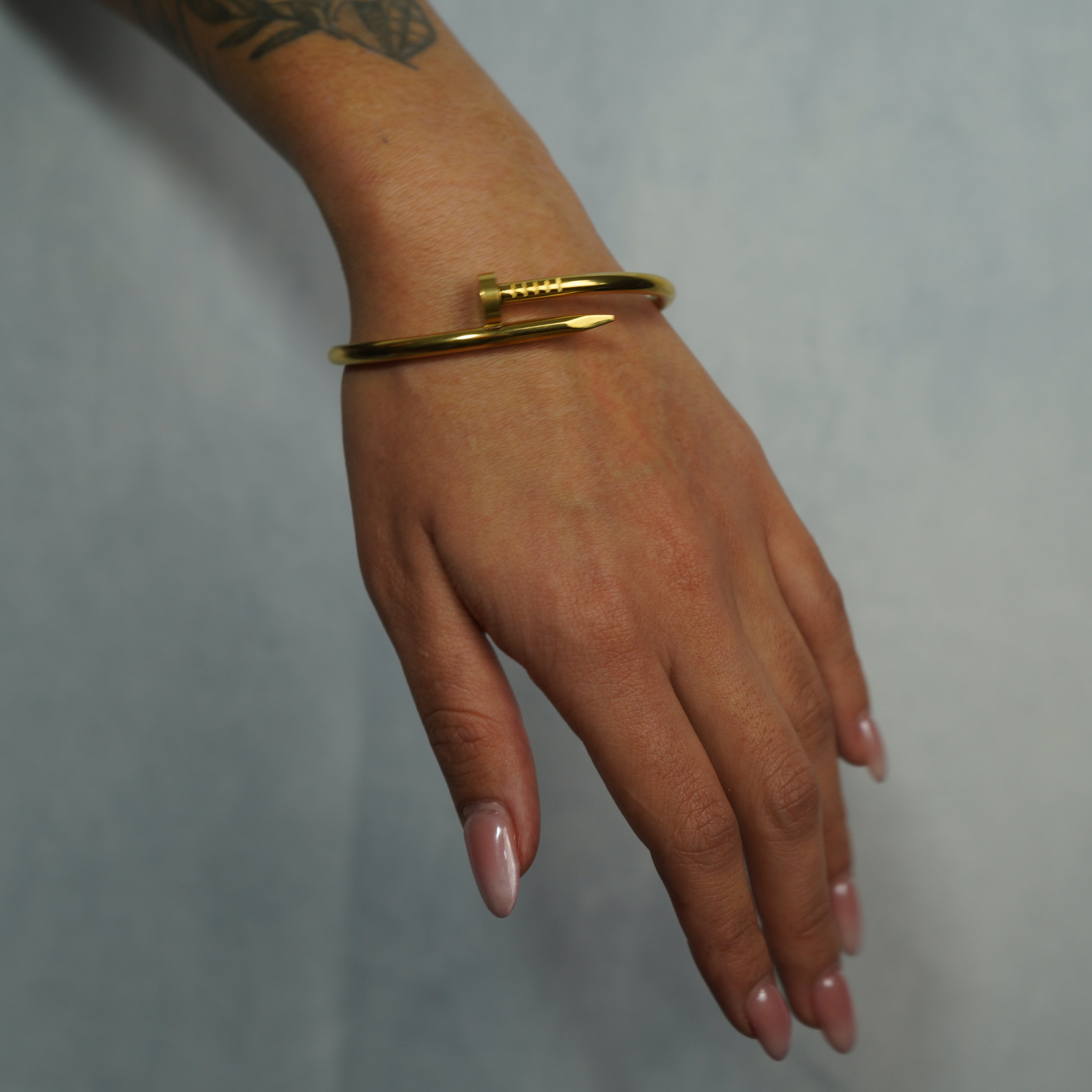 Brazalete Clavo Oro 18K Mujer