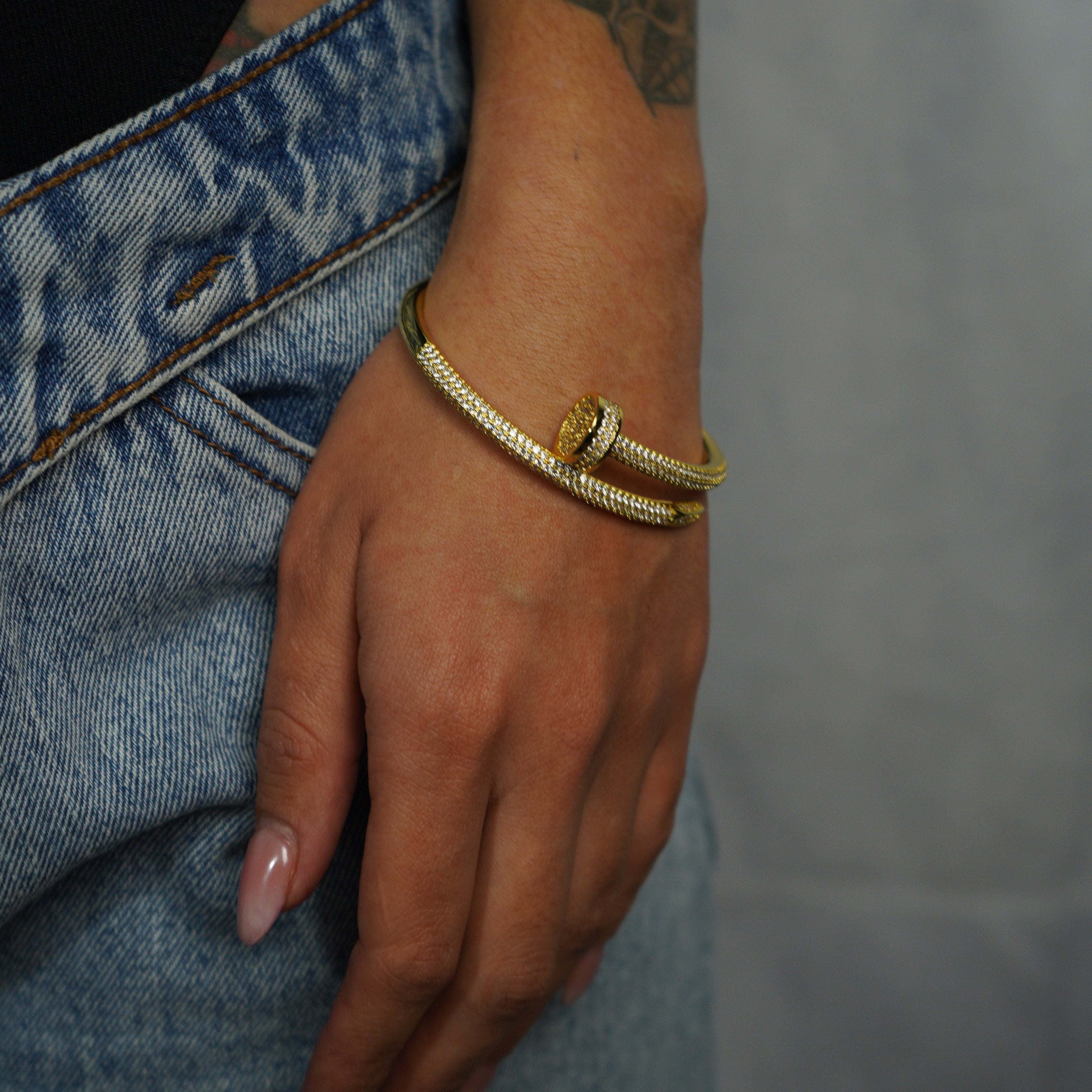 Brazalete Clavo Ice Oro 18K