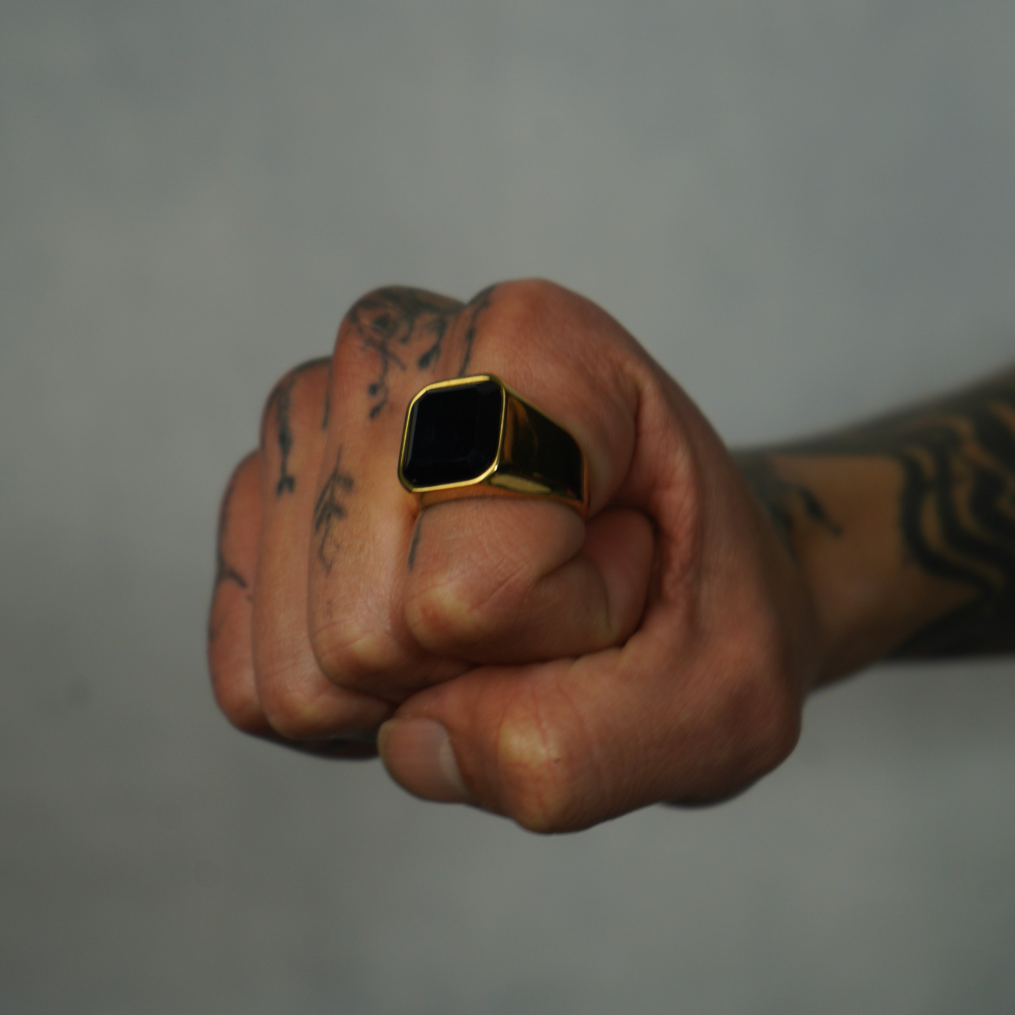 Anillo Gold Black Oro 18K