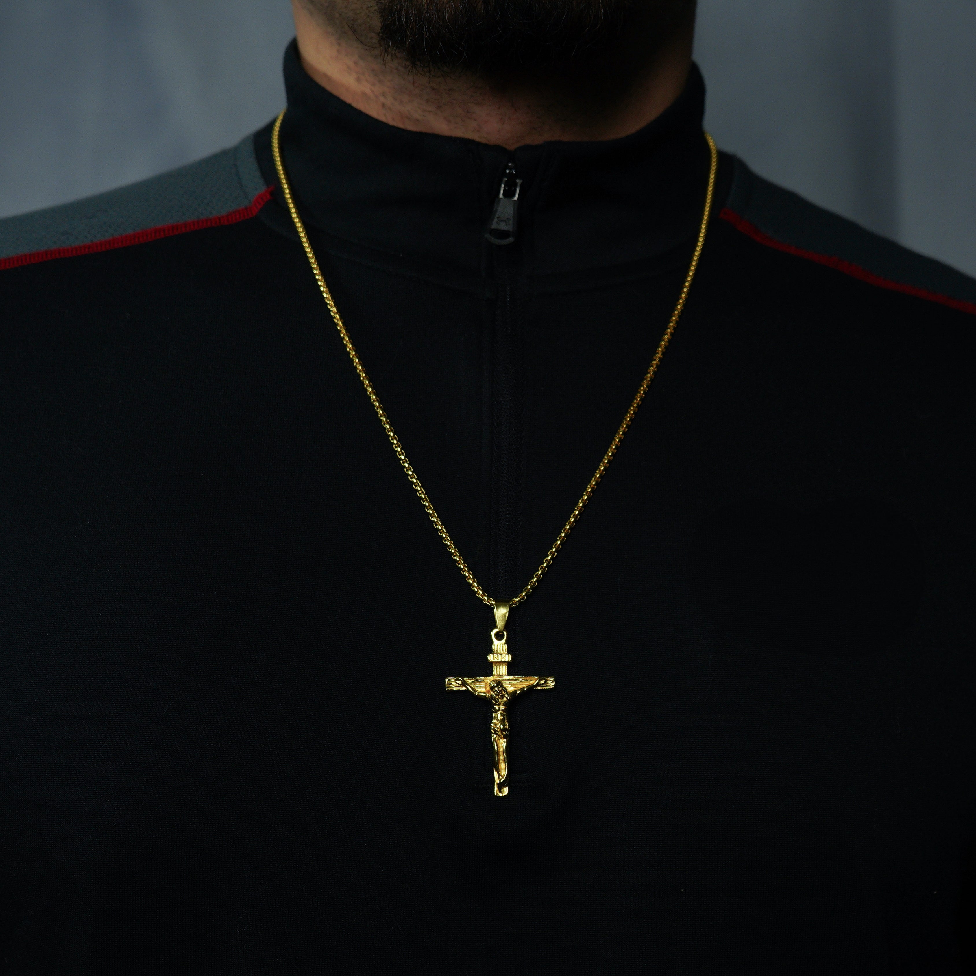 Colgante Jesús en Cruz Oro 18K
