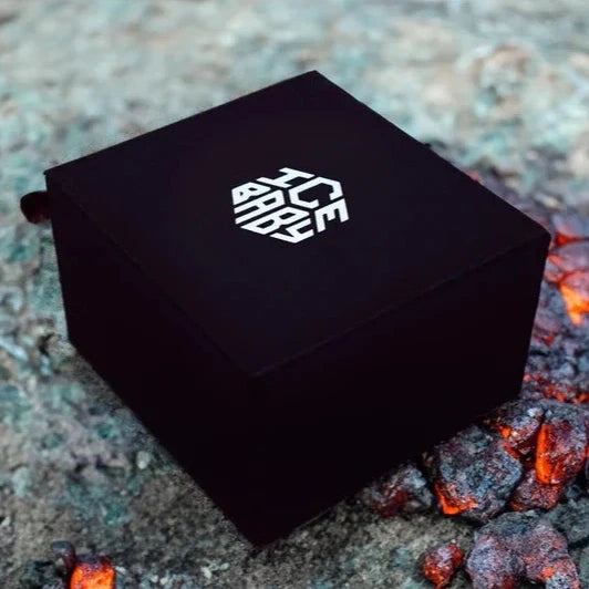 Caja de reloj Ice Baby sobre brasas