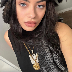 Laura R.