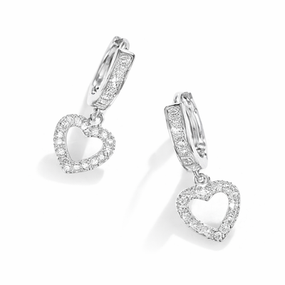 Pendientes Plateados con Corazón Colgante y Brillo