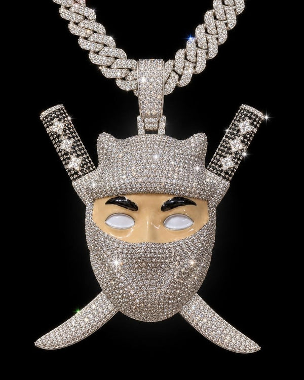 Colgante Ninja Edición Limitada Oro Blanco, hecho por Ice Baby